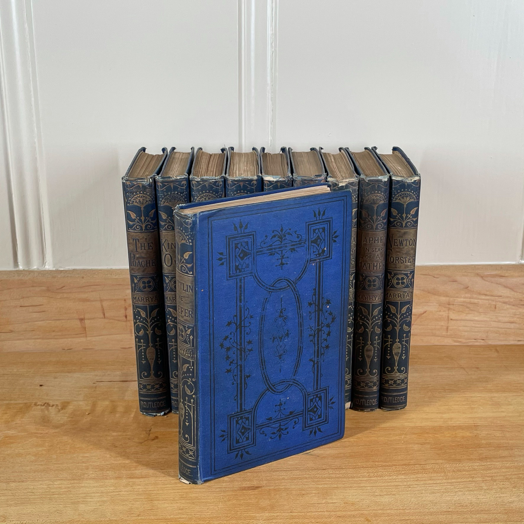 (10vols) GILT LINEN BOUND DECORATIVE BOOKS