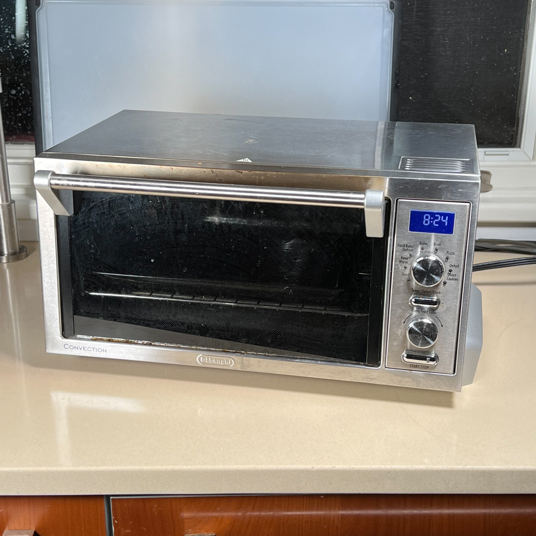 DELONGHI TOASTER OVEN