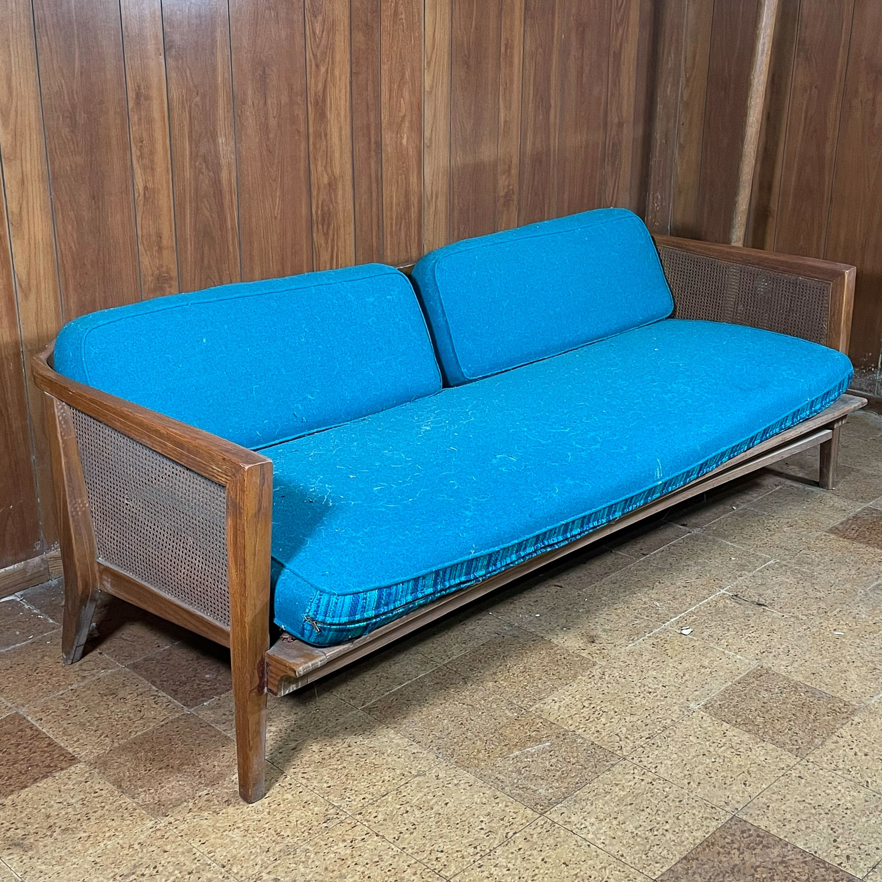 MIDCENTURY SOFA