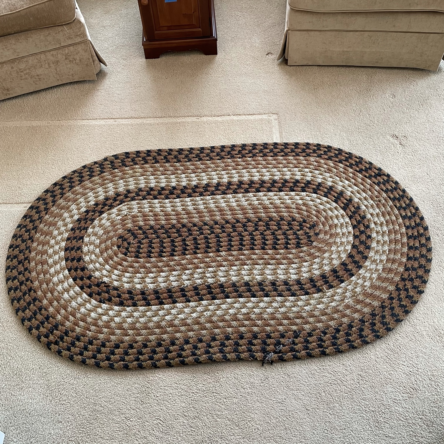 VINTAGE HOOKED RUG