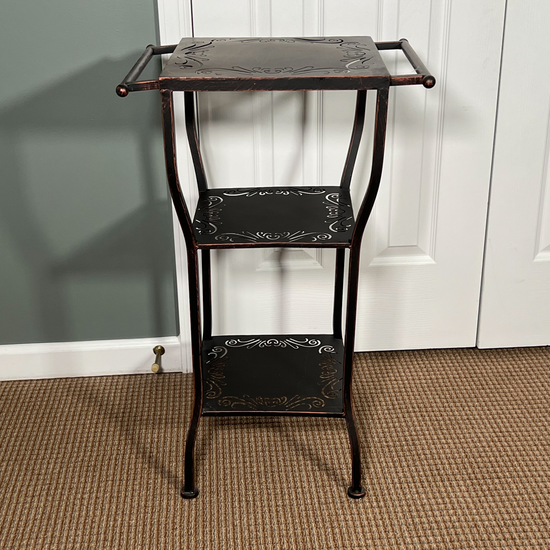 METAL SIDE TABLE STAND