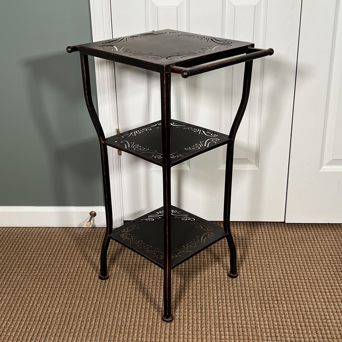 METAL SIDE TABLE STAND