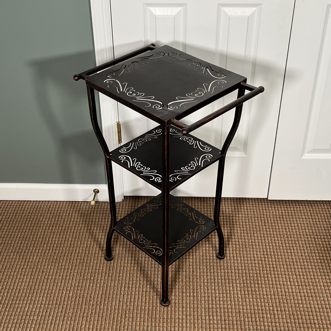METAL SIDE TABLE STAND