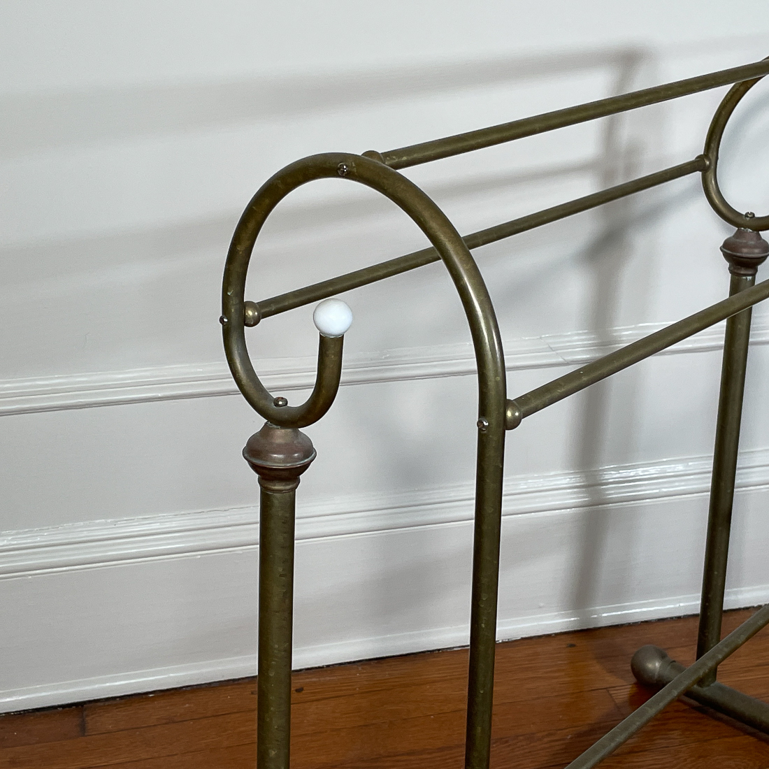 BRASS BLANKET STAND
