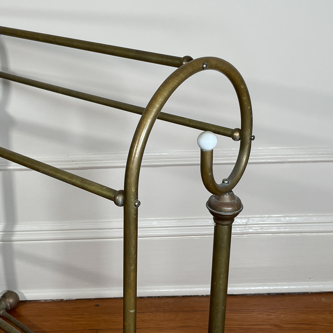 BRASS BLANKET STAND