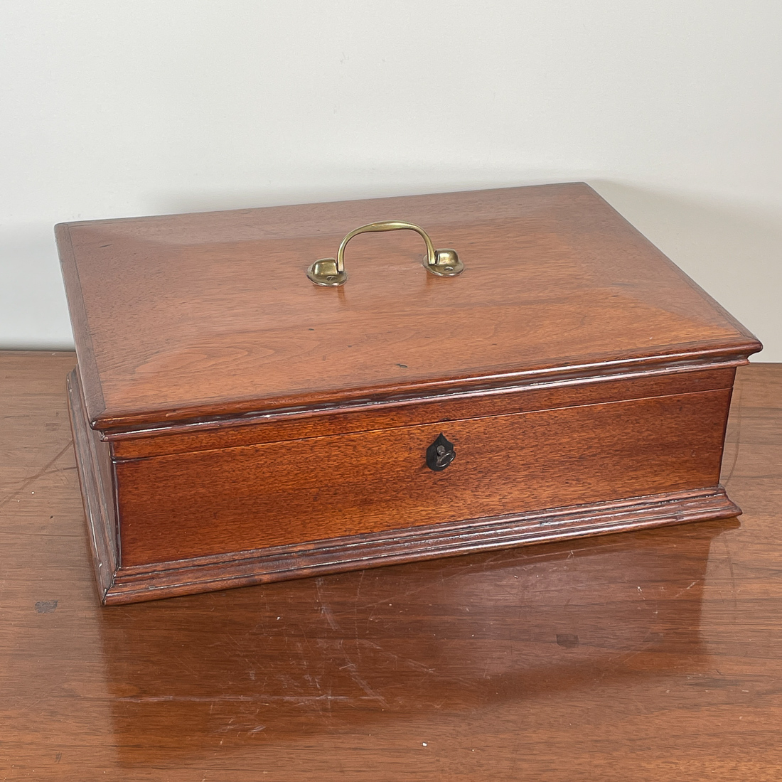 ANTIQUE LOCKING DOCUMENT BOX