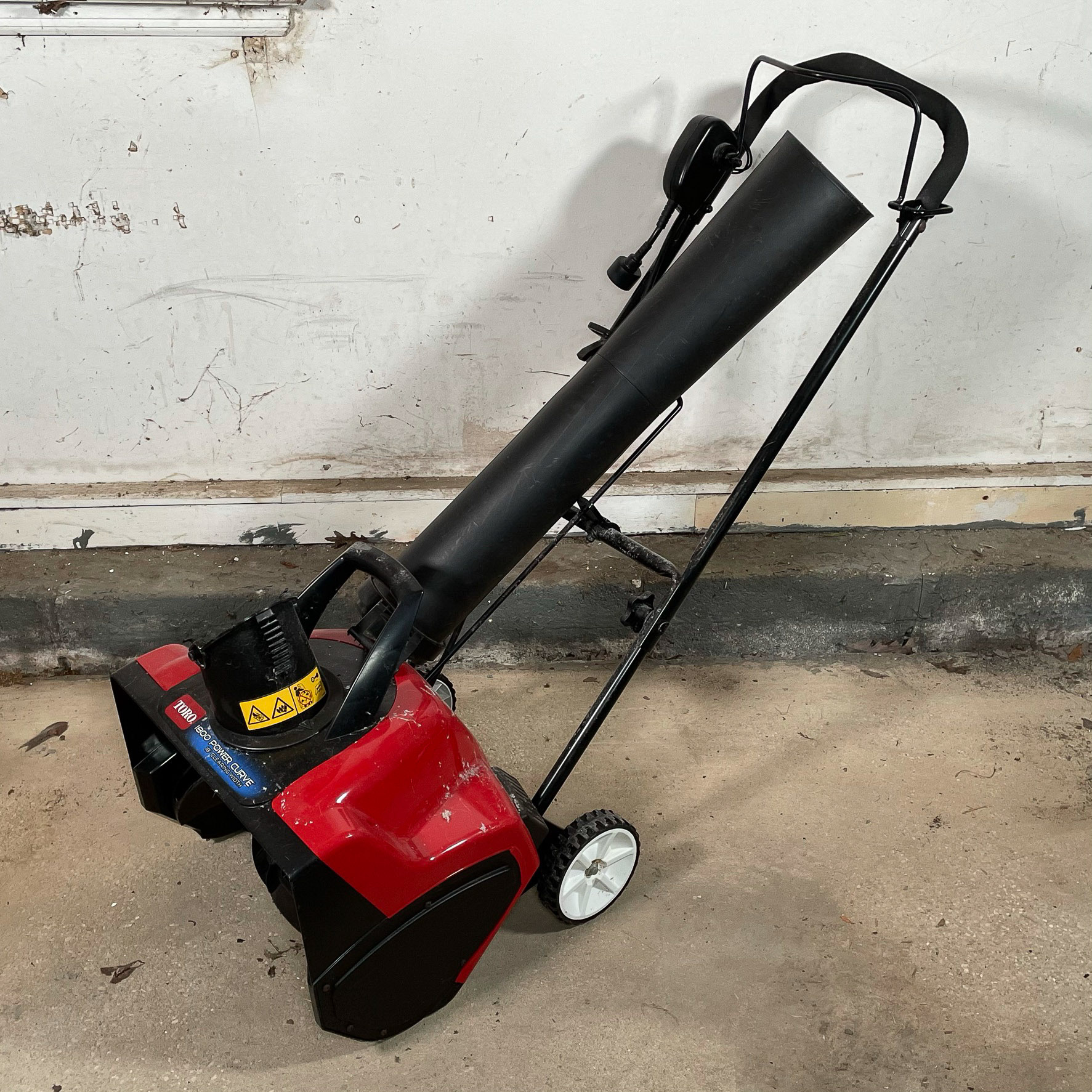 TORO ELECTRIC SNOW BLOWER