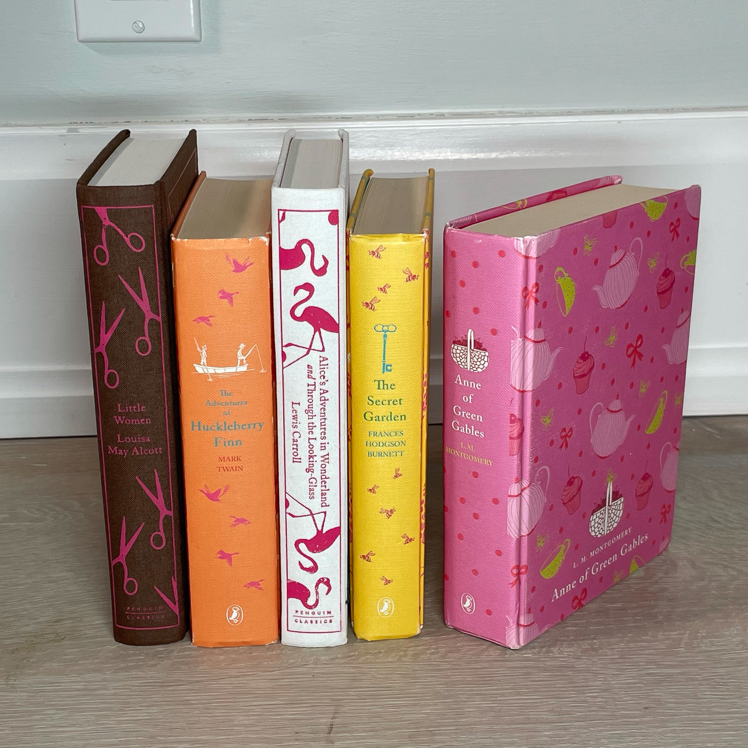 (5vols) DECORATIVE LINEN BOUND BOOKS