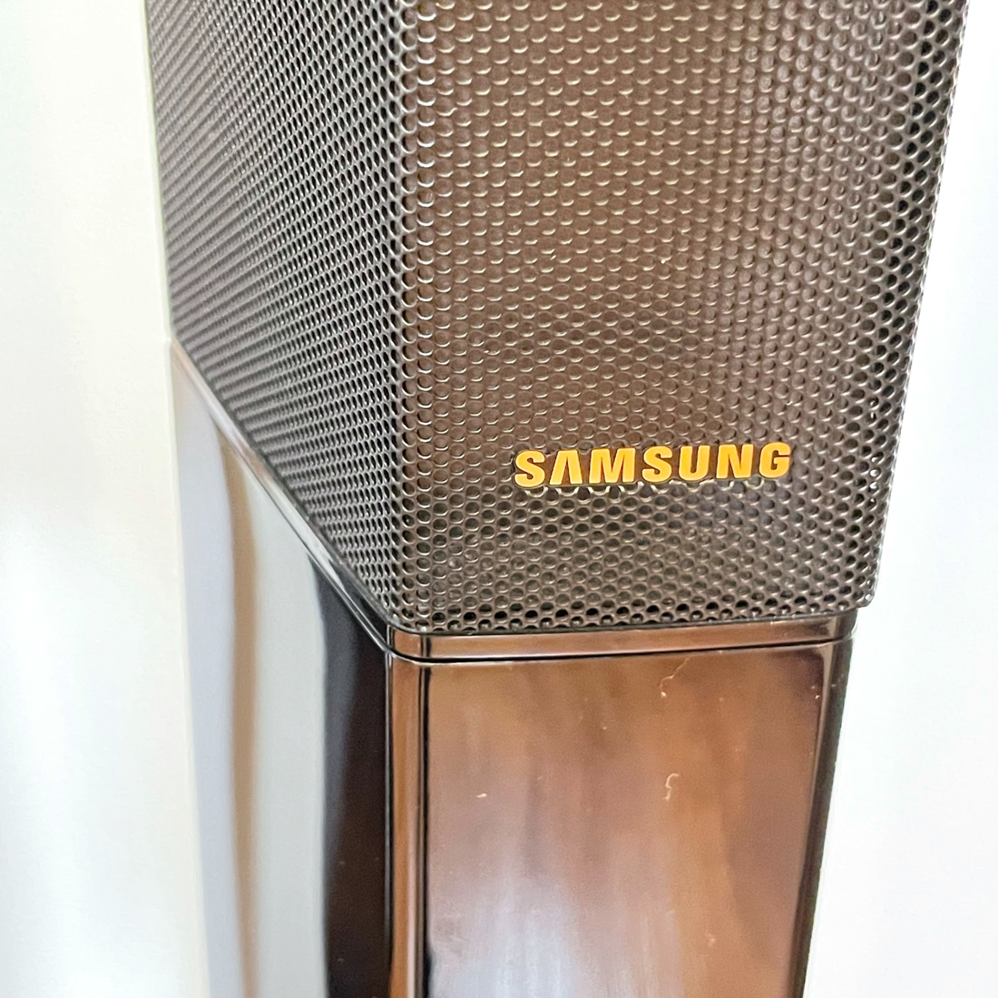 SAMSUNG SURROUND SPEAKER SYSTEM