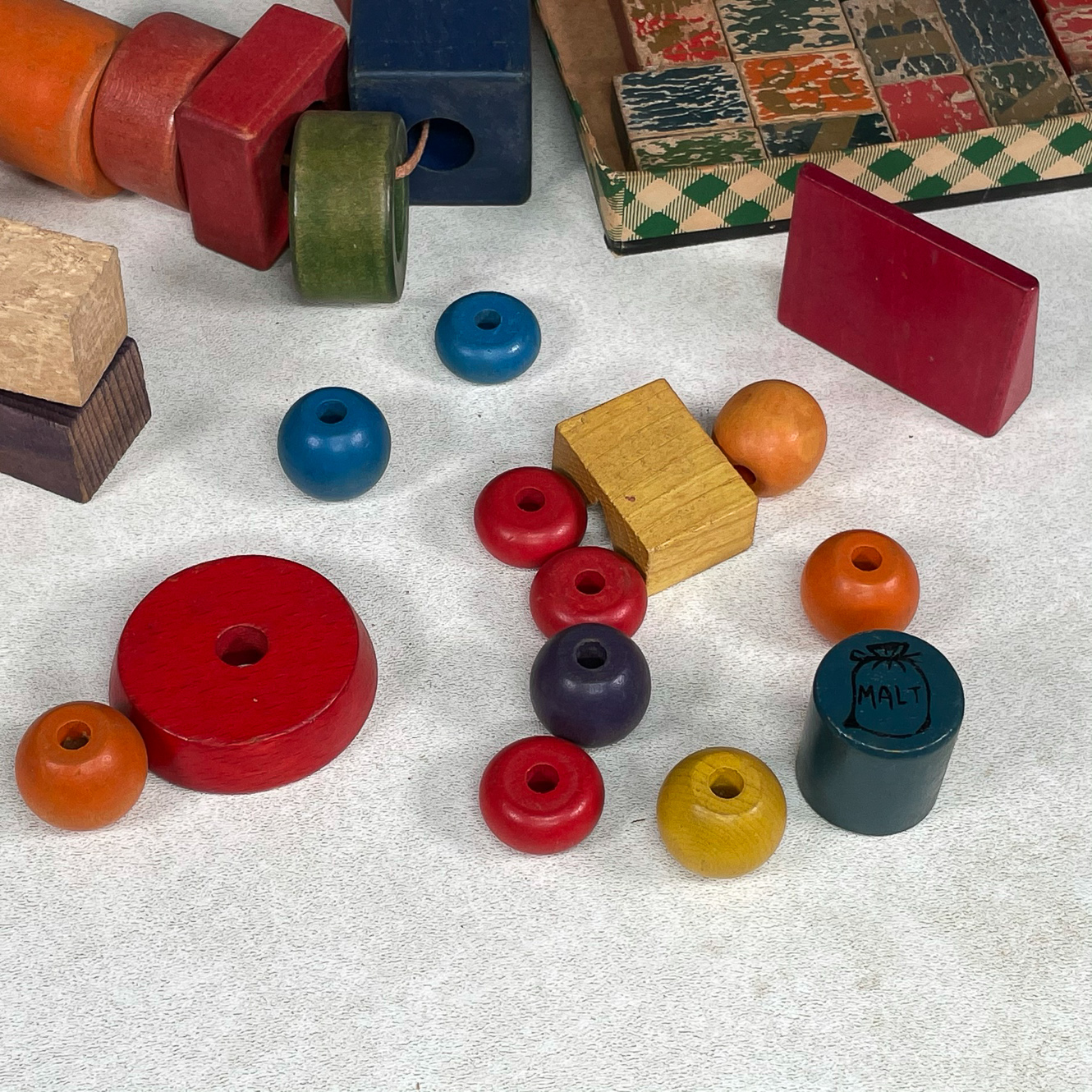 PAINTED WOOD BLOCKS