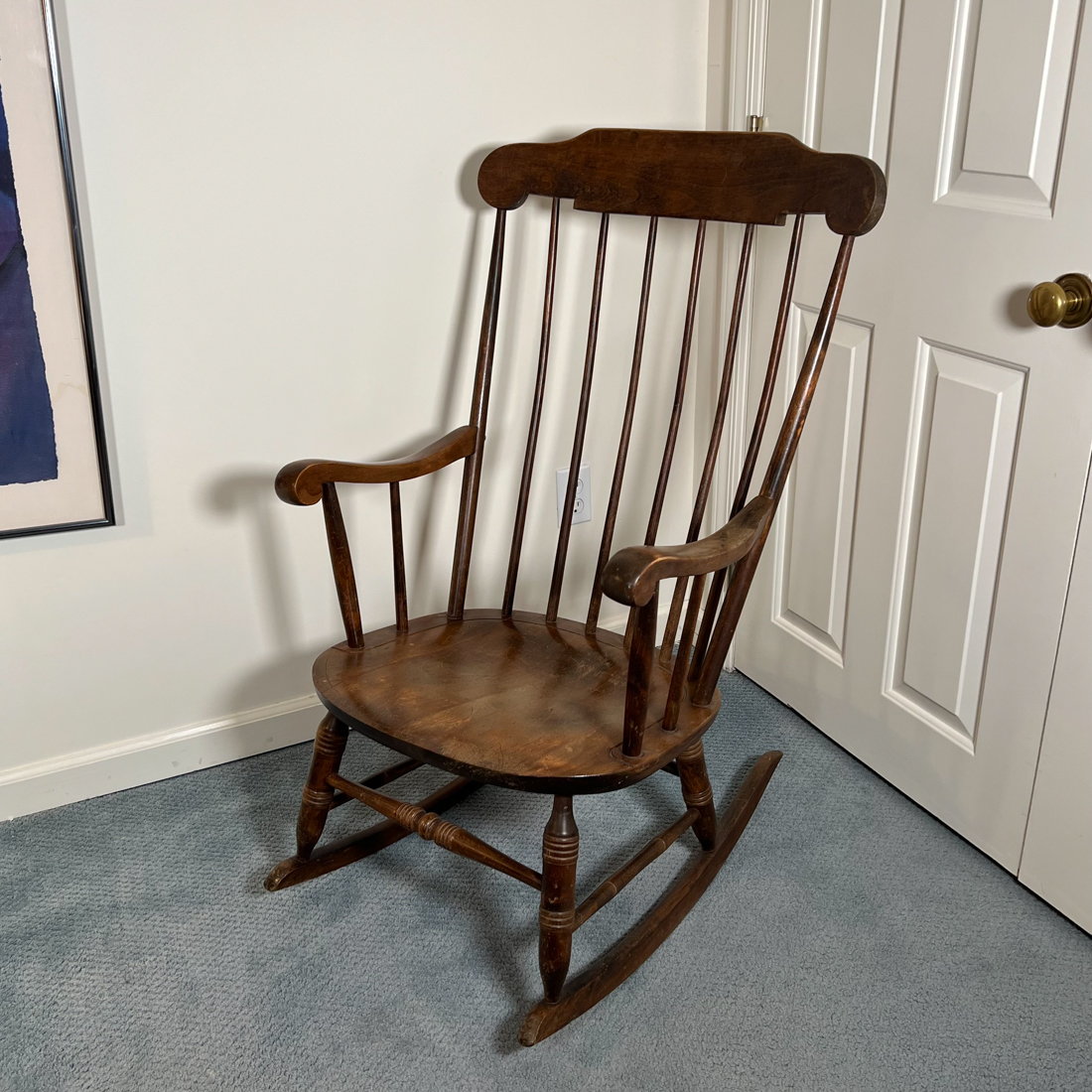 WOODEN ROCKING CHAIR
