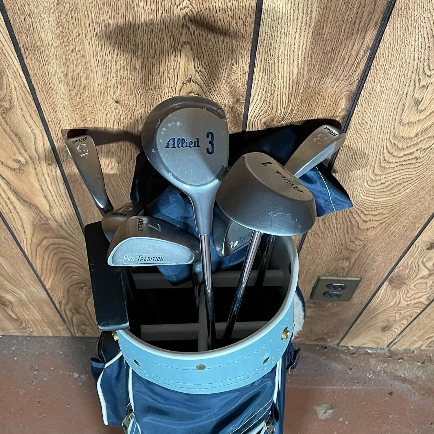 SET WOMEN'S GOLF CLUBS