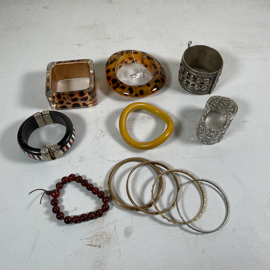 LOT HARD BRACELETS