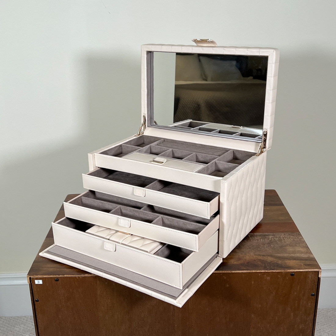 WOLF TRAVEL LEATHER JEWELRY BOX