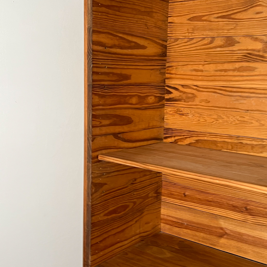 SOLID WOOD WALL SHELF