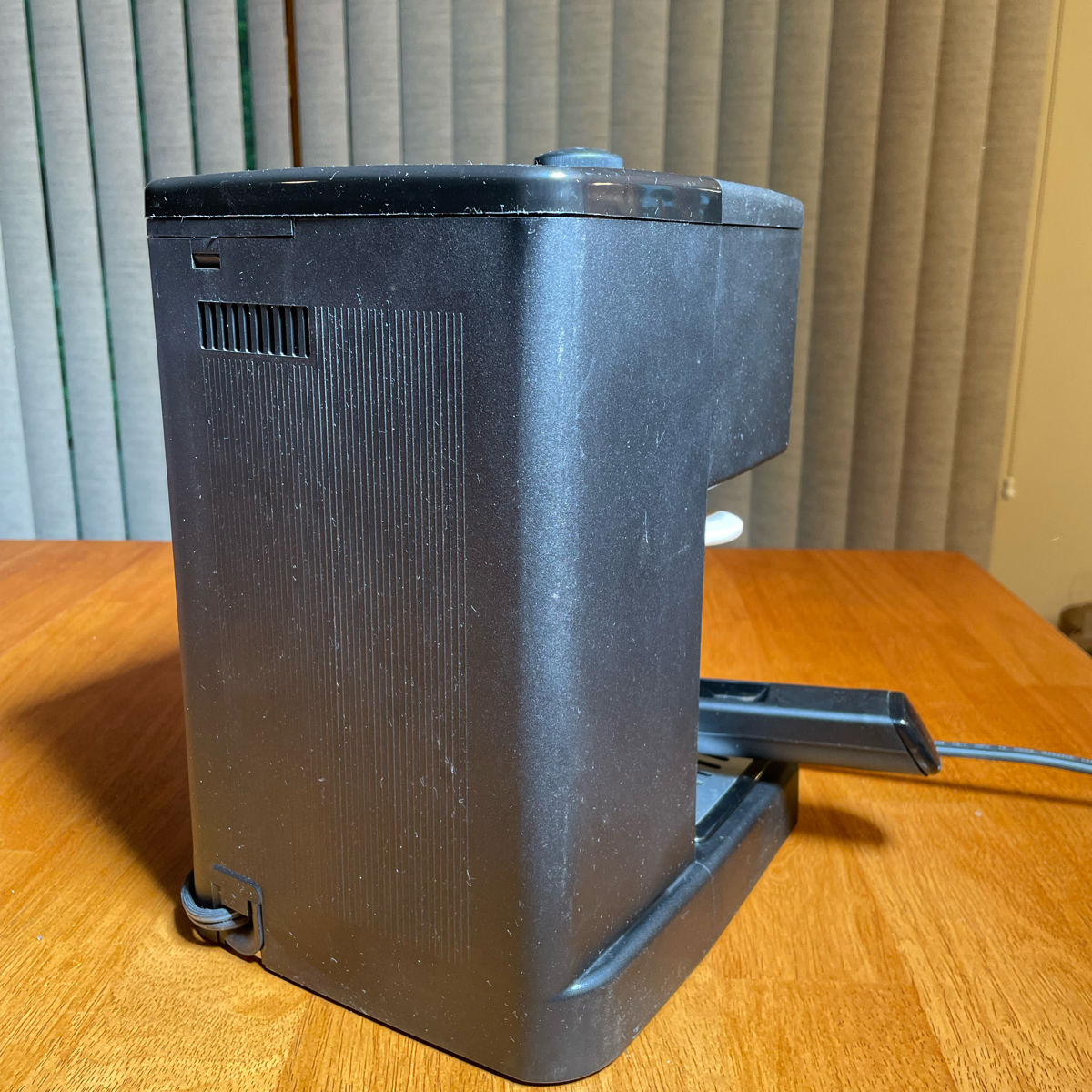 DELONGHI ESPRESSO MACHINE