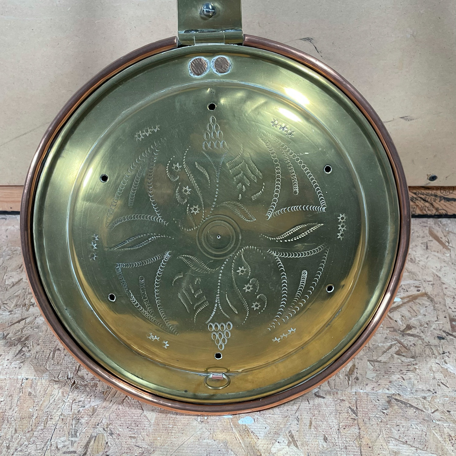 ANTIQUE AMERICAN MIXED METAL BED WARMER