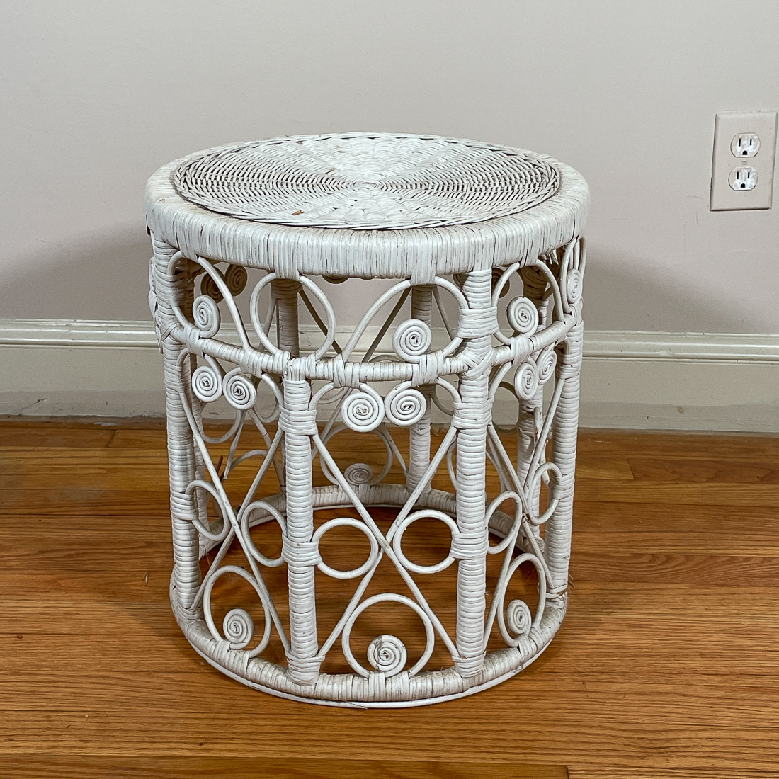 (3pc) WHITE WICKER FURNITURE