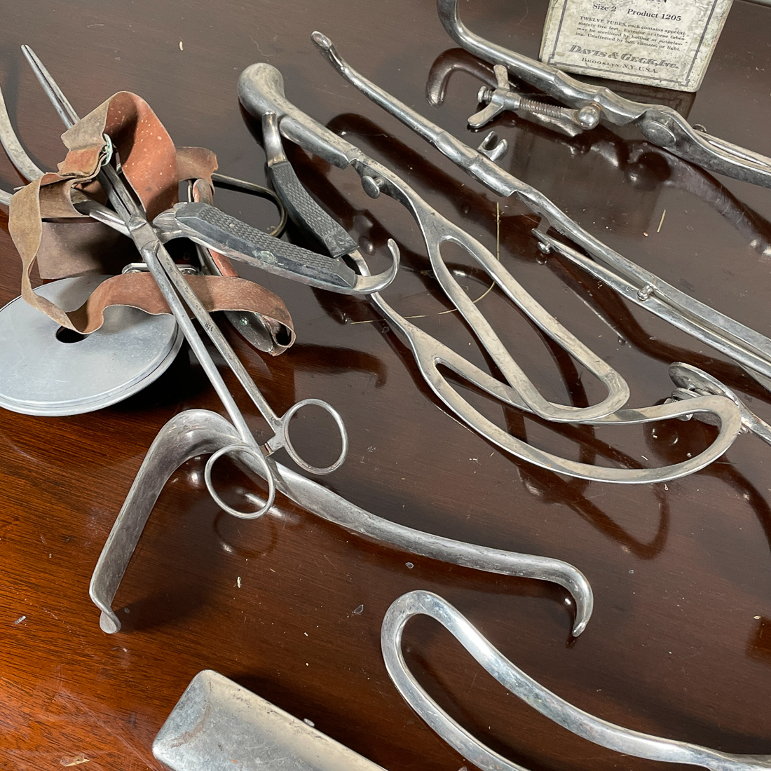 GROUP EARLY MEDICAL TOOLS