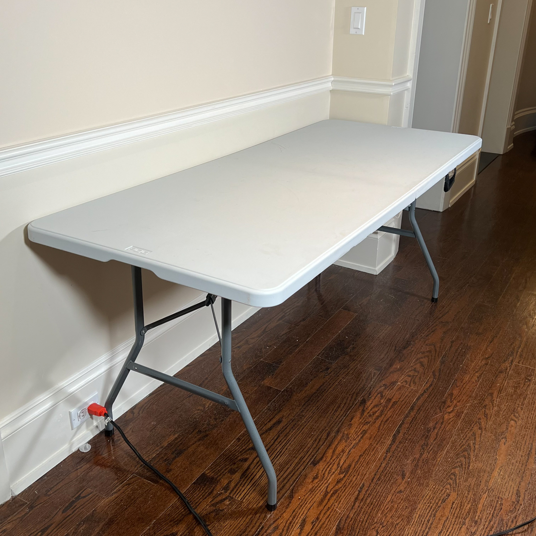 PDG FOLDING TABLE