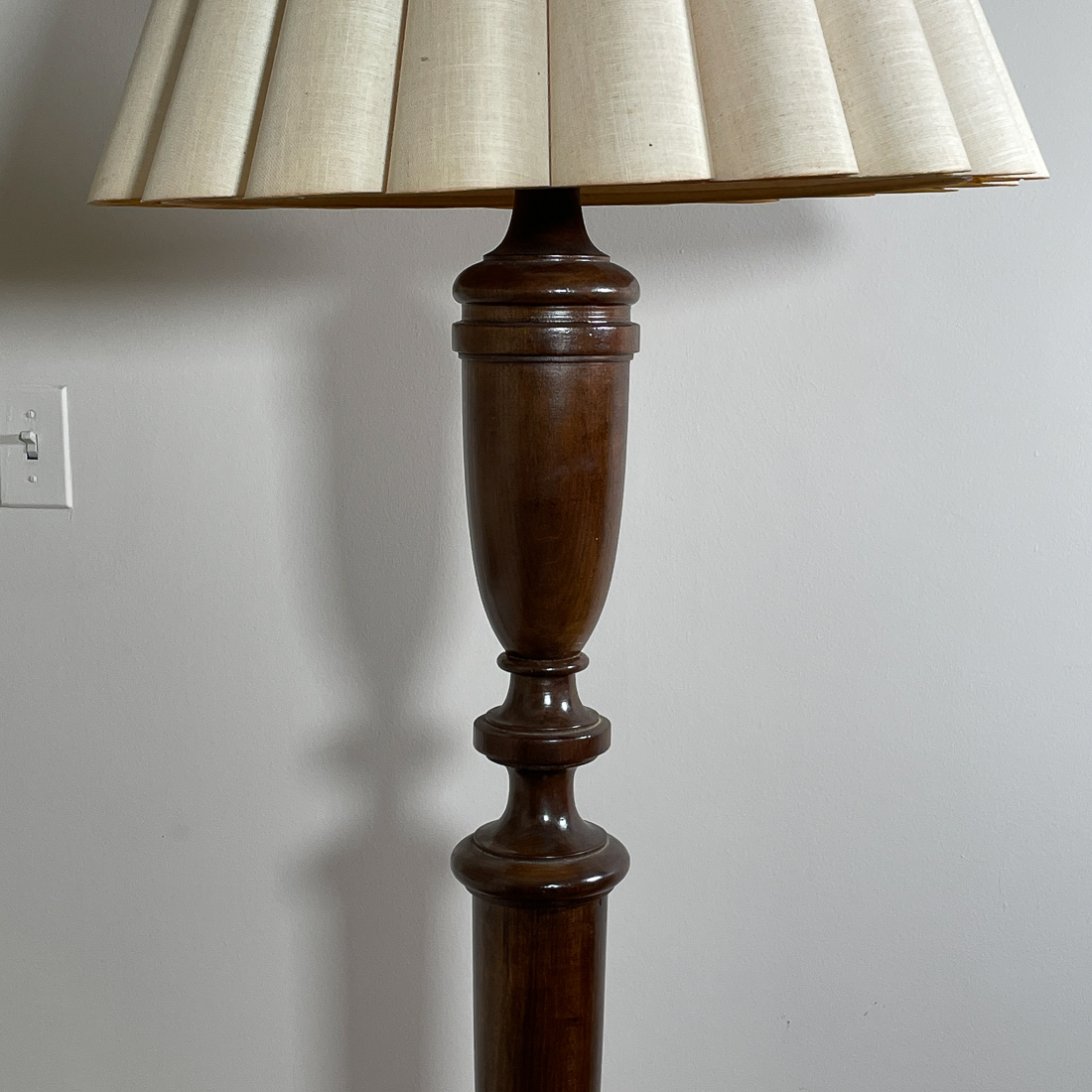 CARVED WOOD FLOOR LAMP
