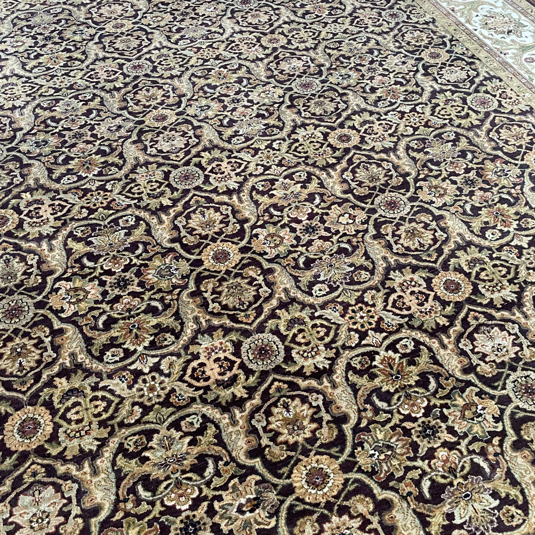 HANDWOVEN PATTERNED CARPET
