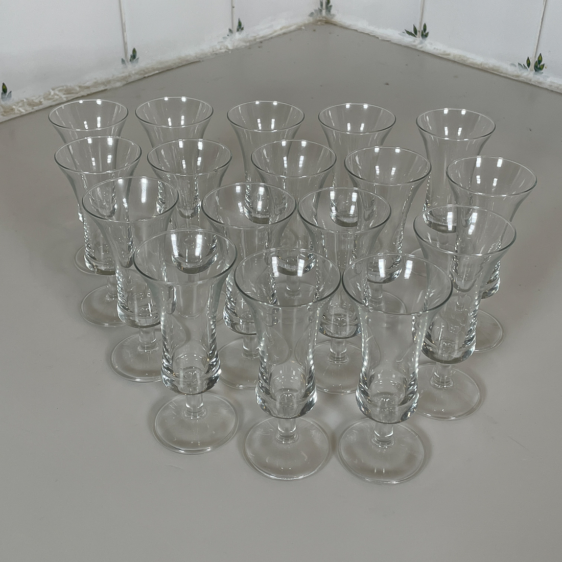 (17pc) SET CORDIAL GLASSES