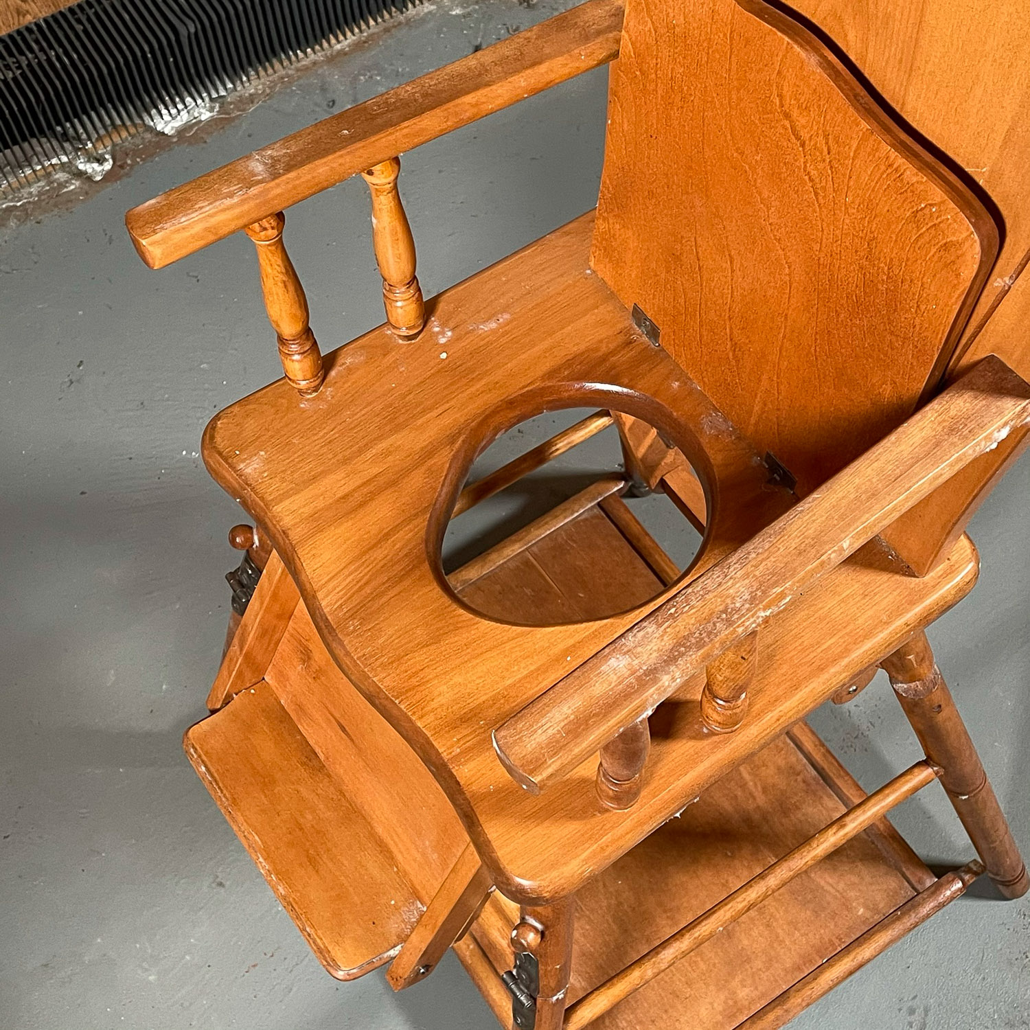 ANTIQUE OAK HIGH CHAIR