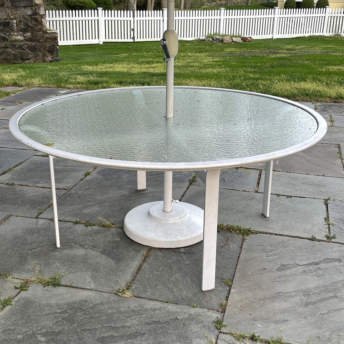 BROWN JORDAN PATIO TABLE