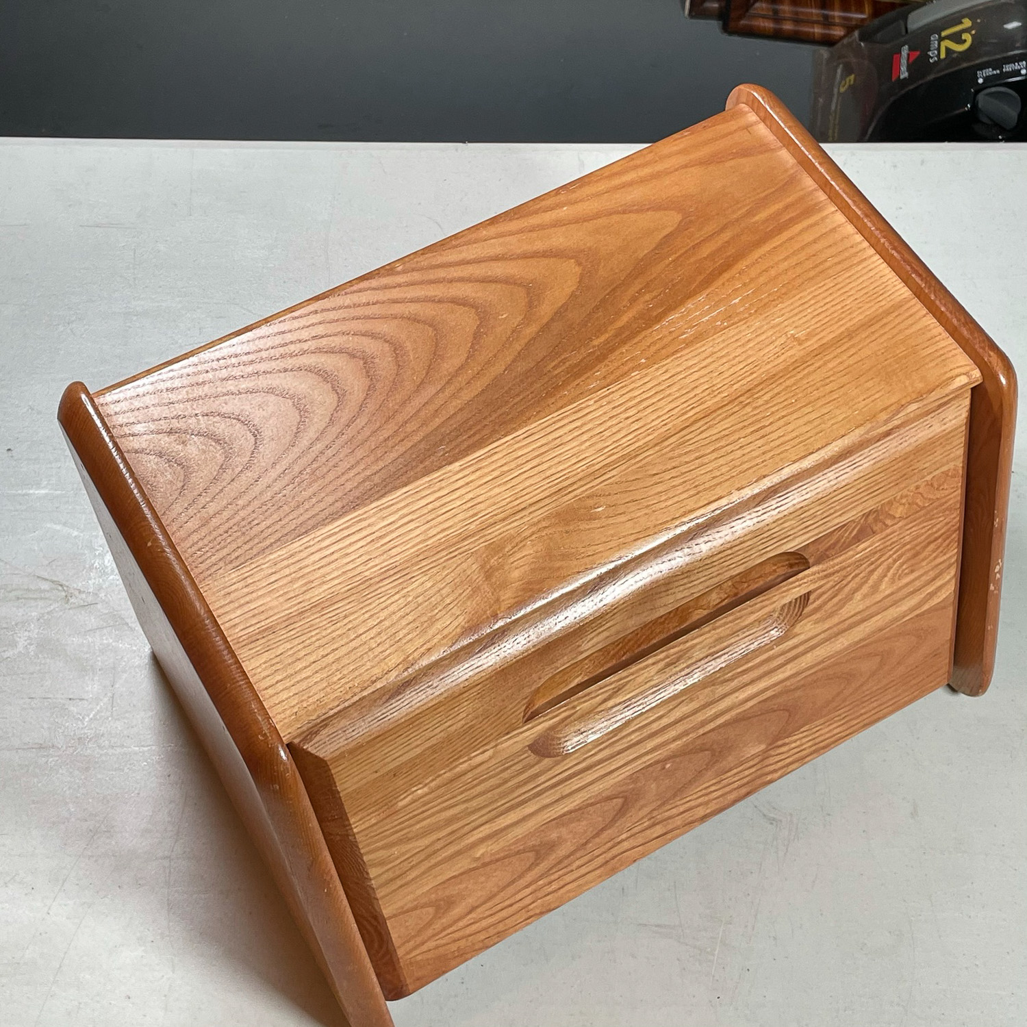 VINTAGE OAK BREAD BOX
