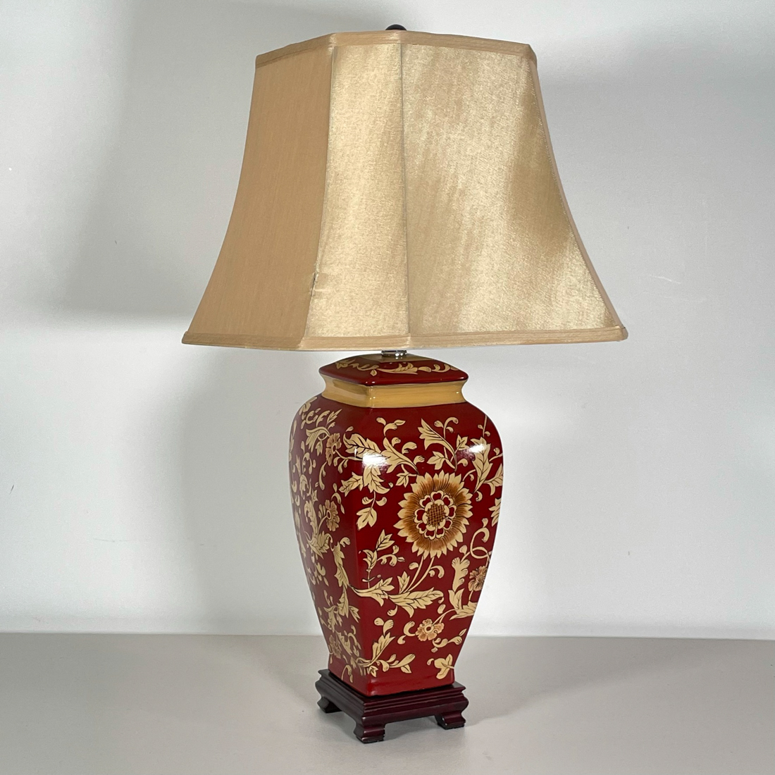 CERAMIC JAR TABLE LAMP