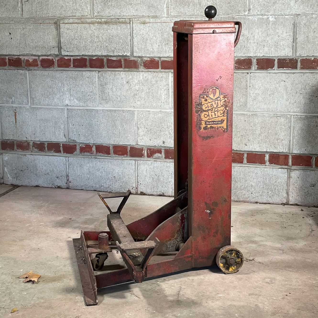 BLACKHAWK SERVICE CHIEF FLOOR JACK