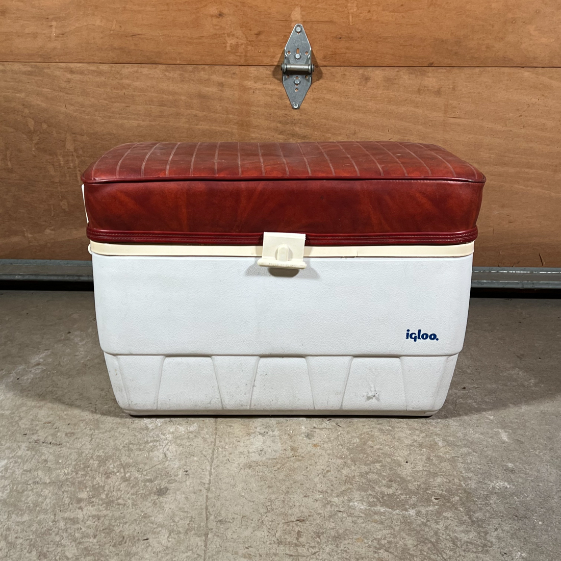 RETRO PADDED IGLOO COOLER