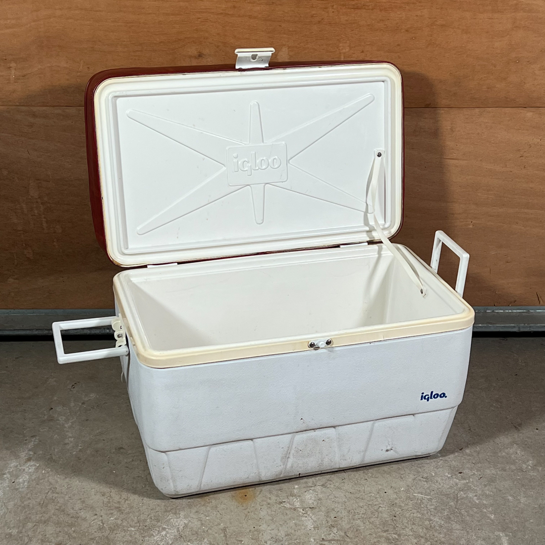 RETRO PADDED IGLOO COOLER