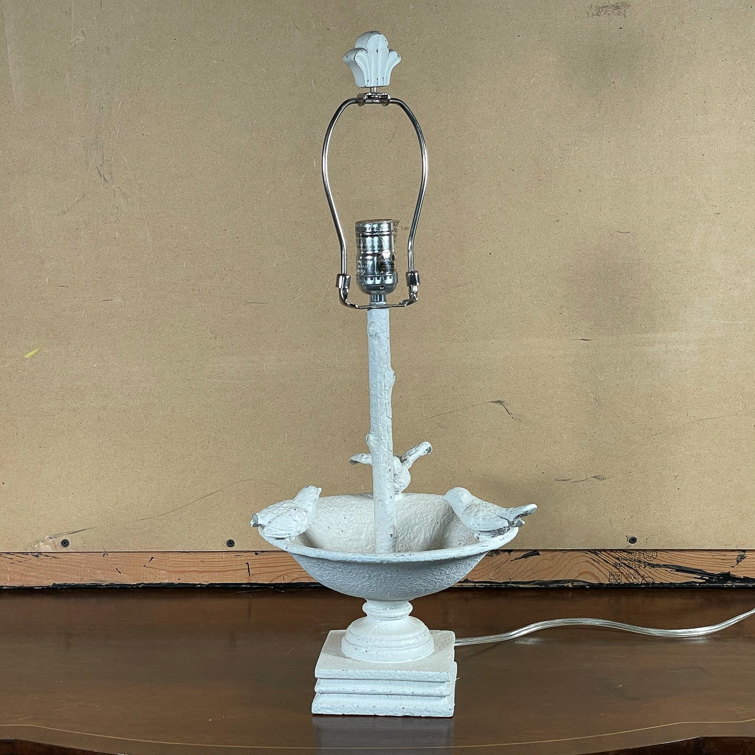 COMPOSITION BIRD BATH FORM LAMP