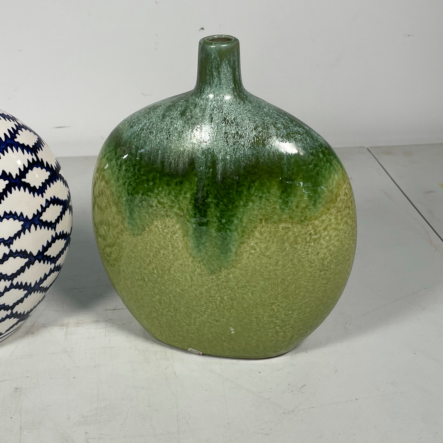 (2pc) DECORATIVE OVOID VASES