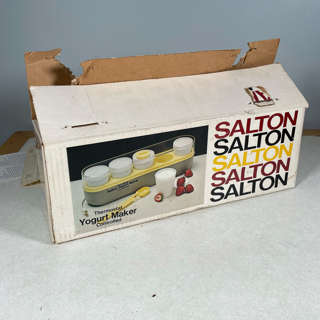 SALTON YOGURT MAKER