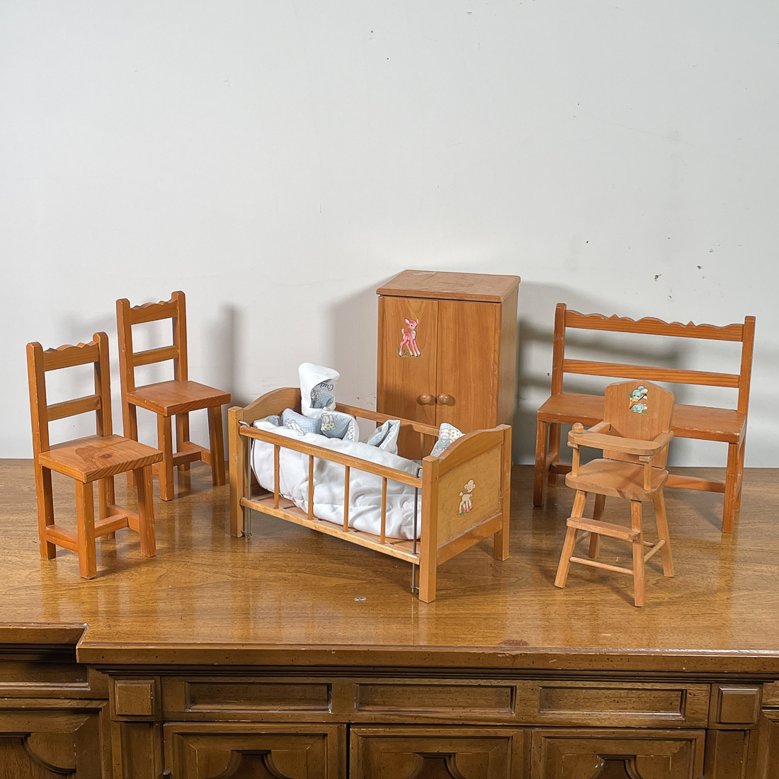 (6pc) DOLL FURNITURE