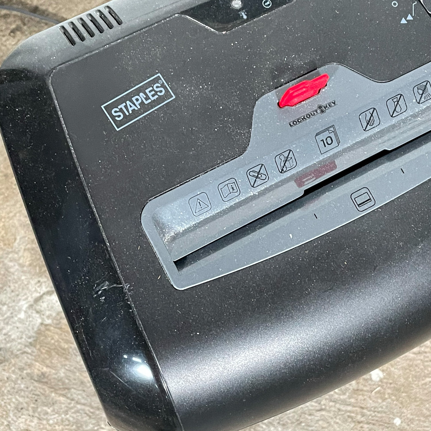 STAPLES LOCKOUT KEY PAPER SHREDDER