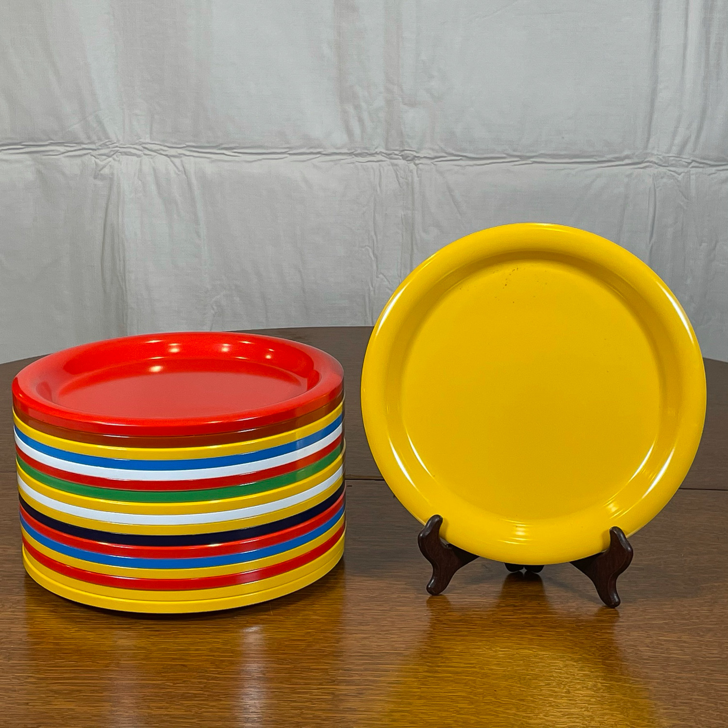 (18pc) INGRID Ltd. COLORFUL PLATES