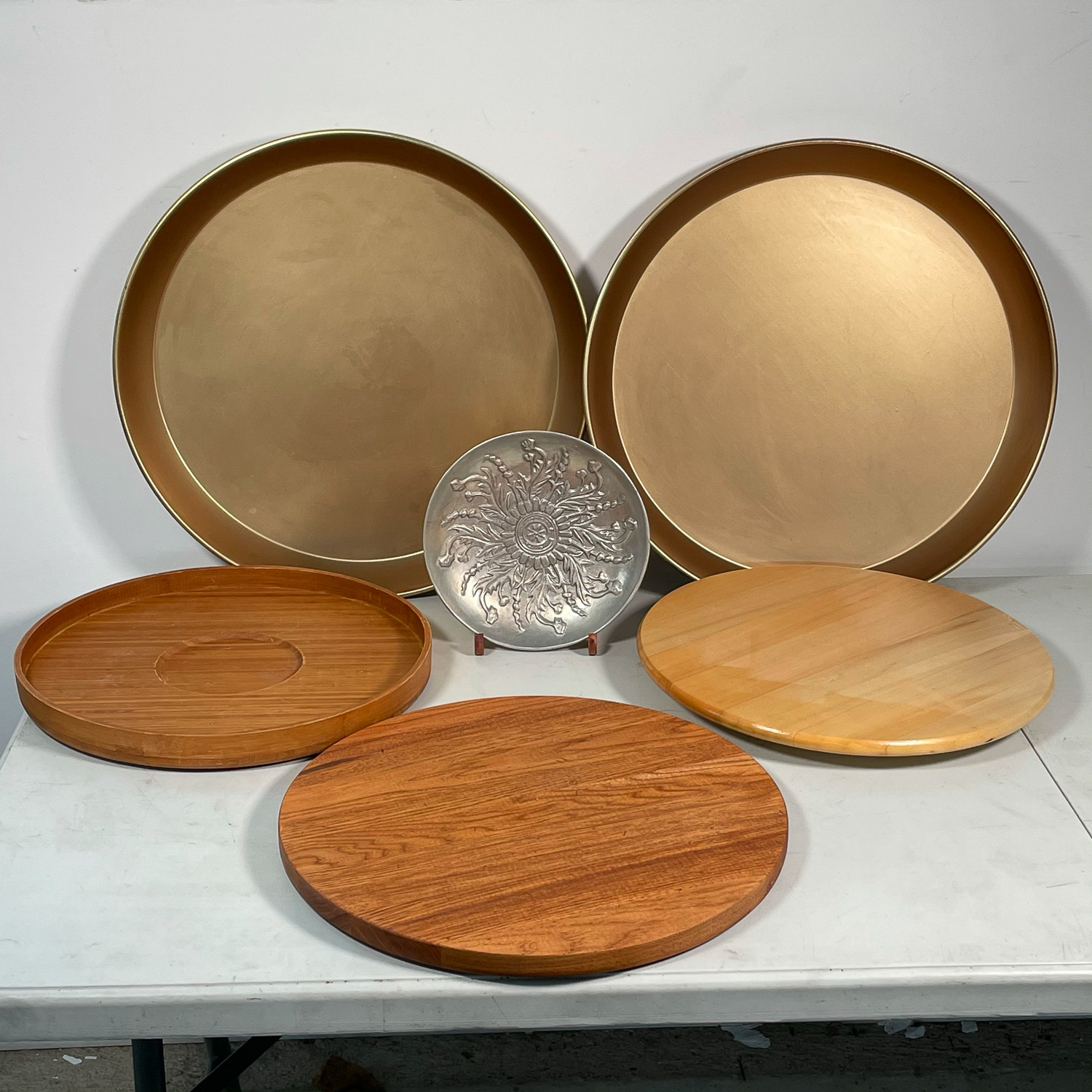 LARGE LOT of VARIOUS TRAYS