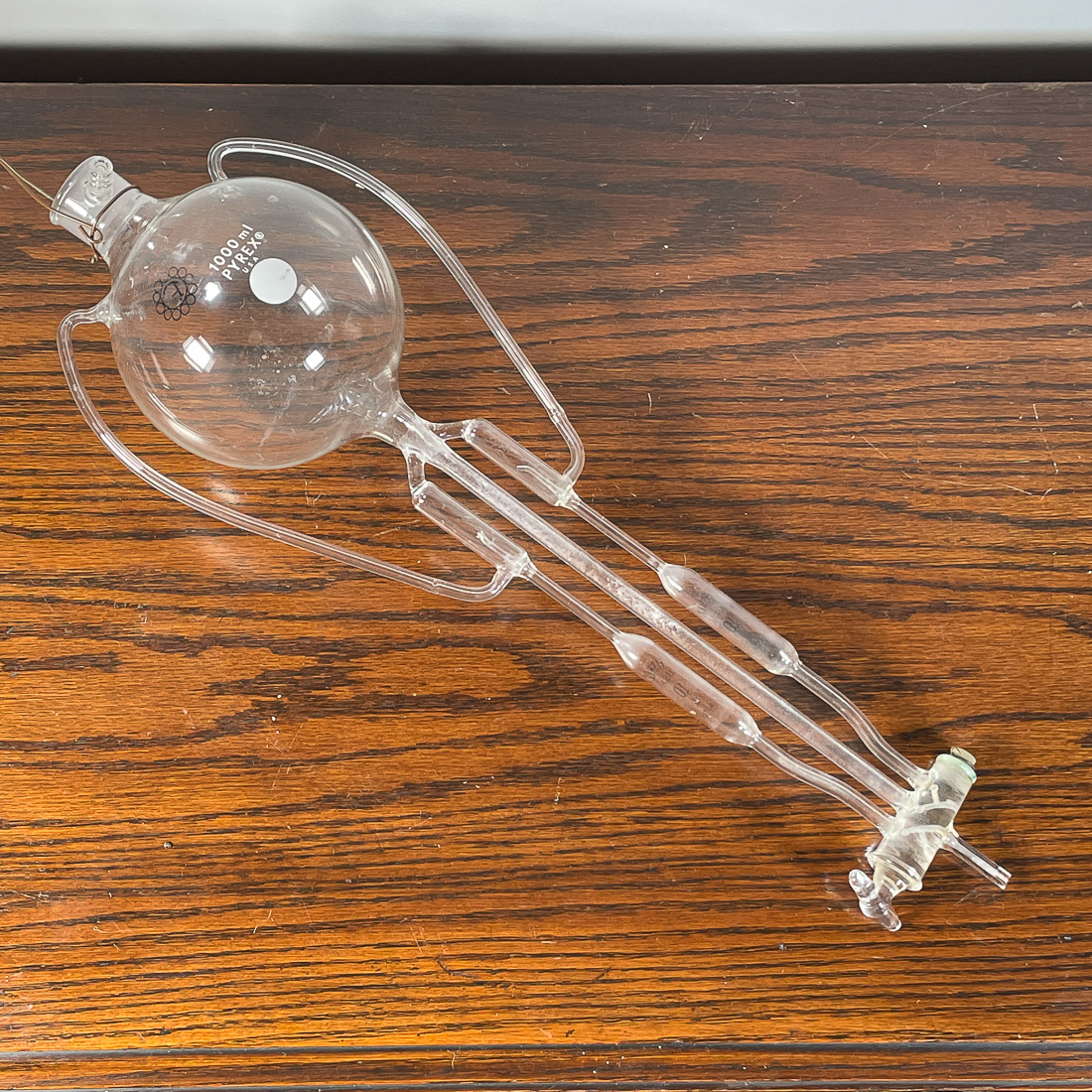 PYREX TITRATION DEVICE