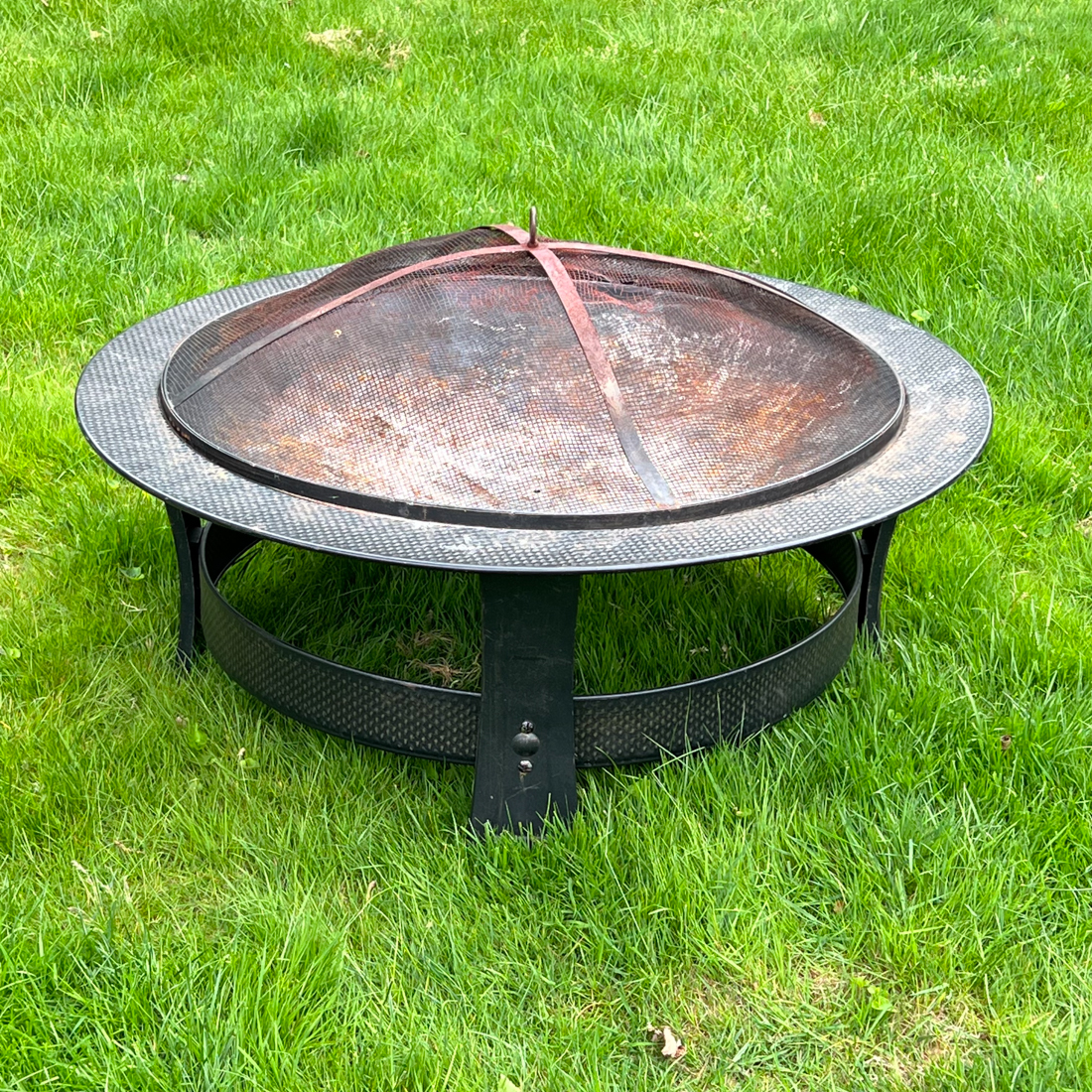 OUTDOOR FIRE PIT