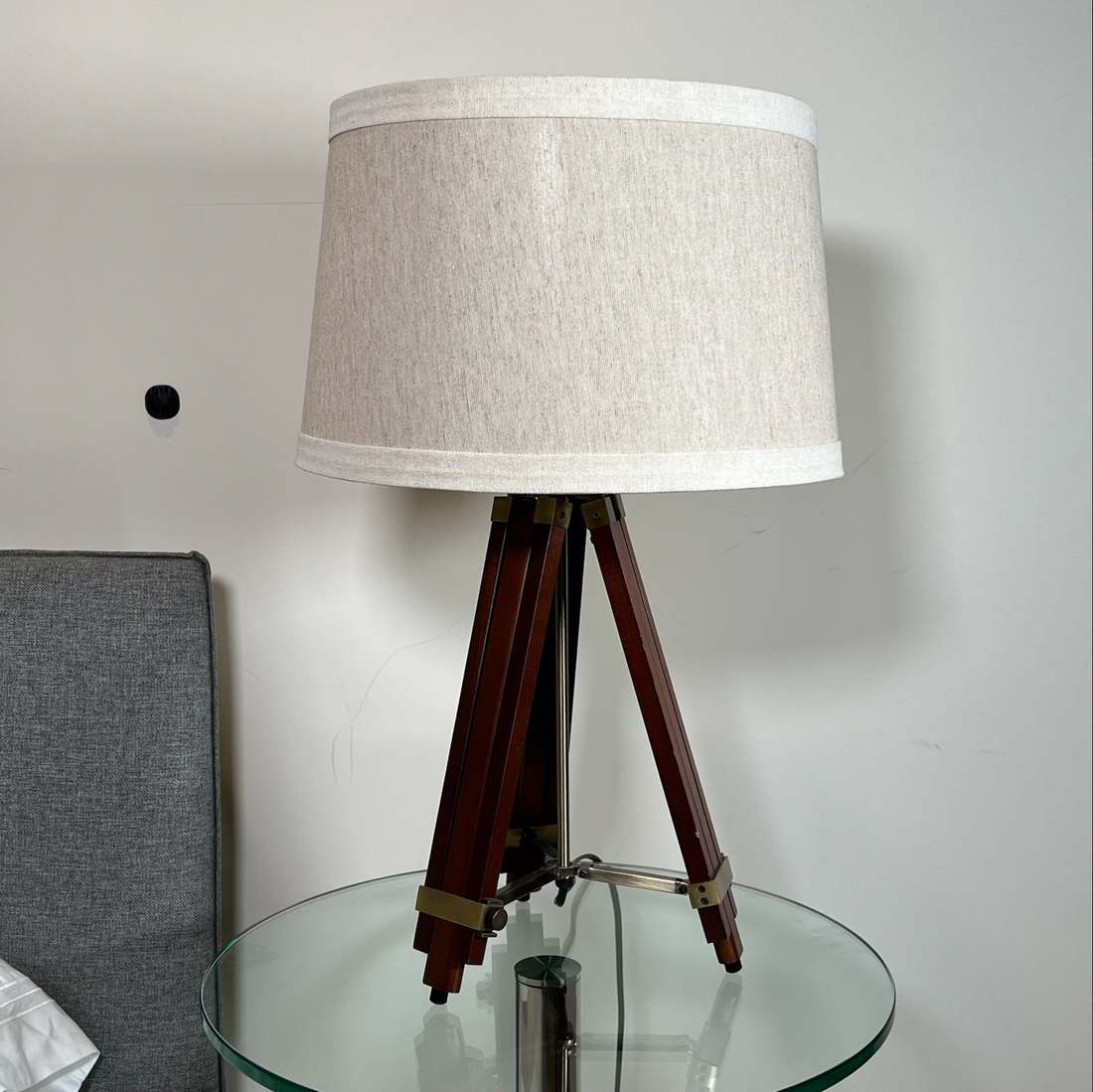 TRIPOD TABLE LAMP