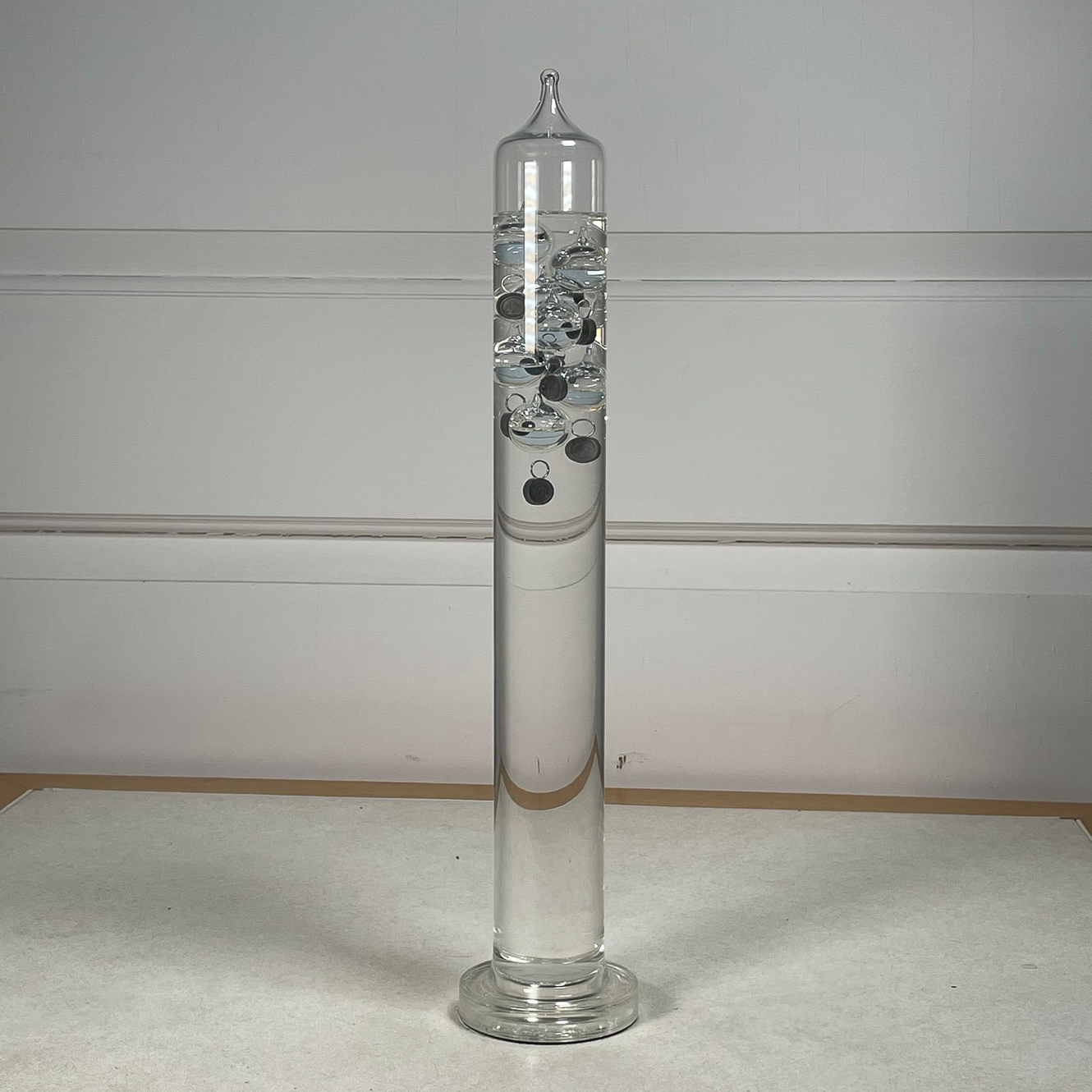 FLOATING GLASS THERMOMETER