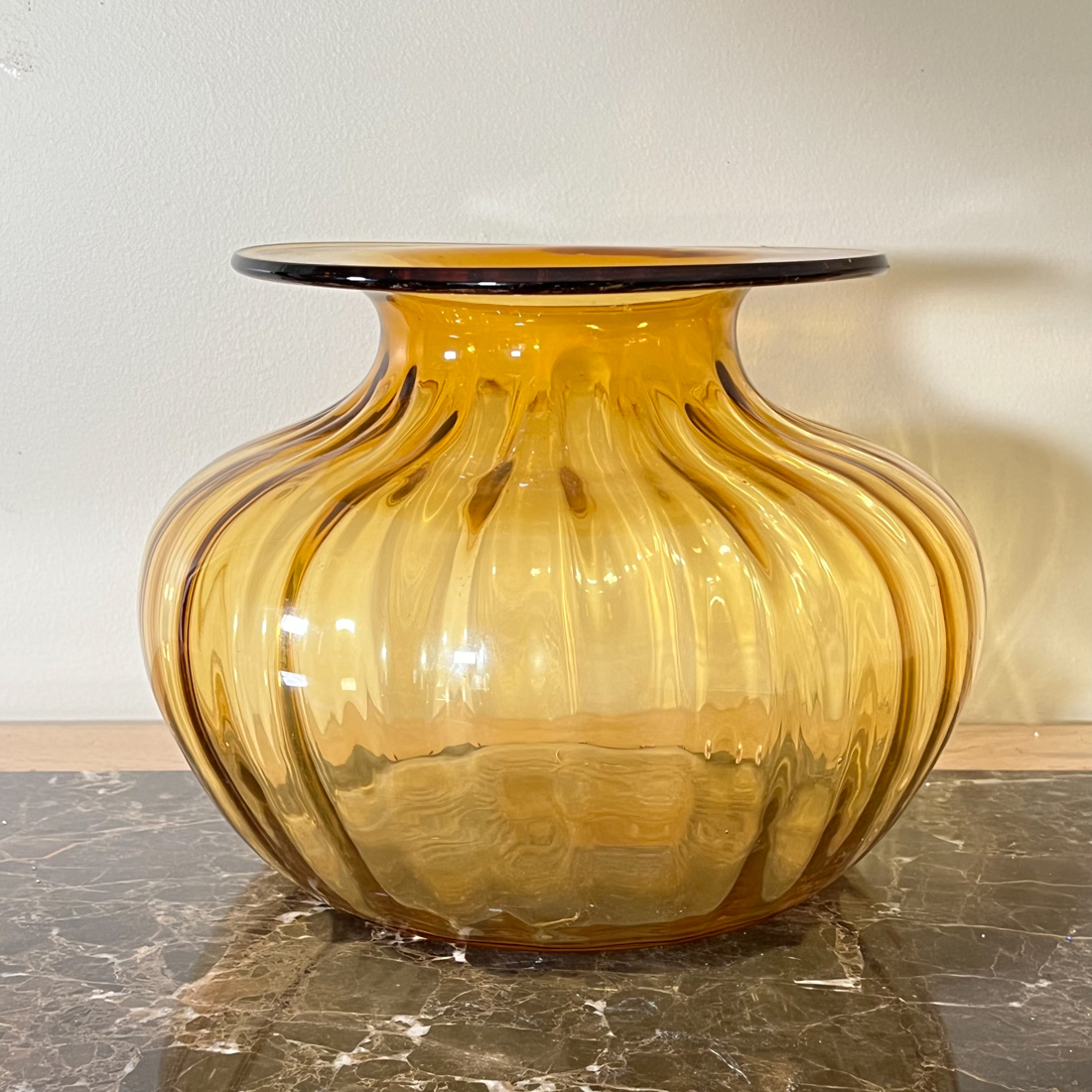 YELLOW GLASS CENTER VASE