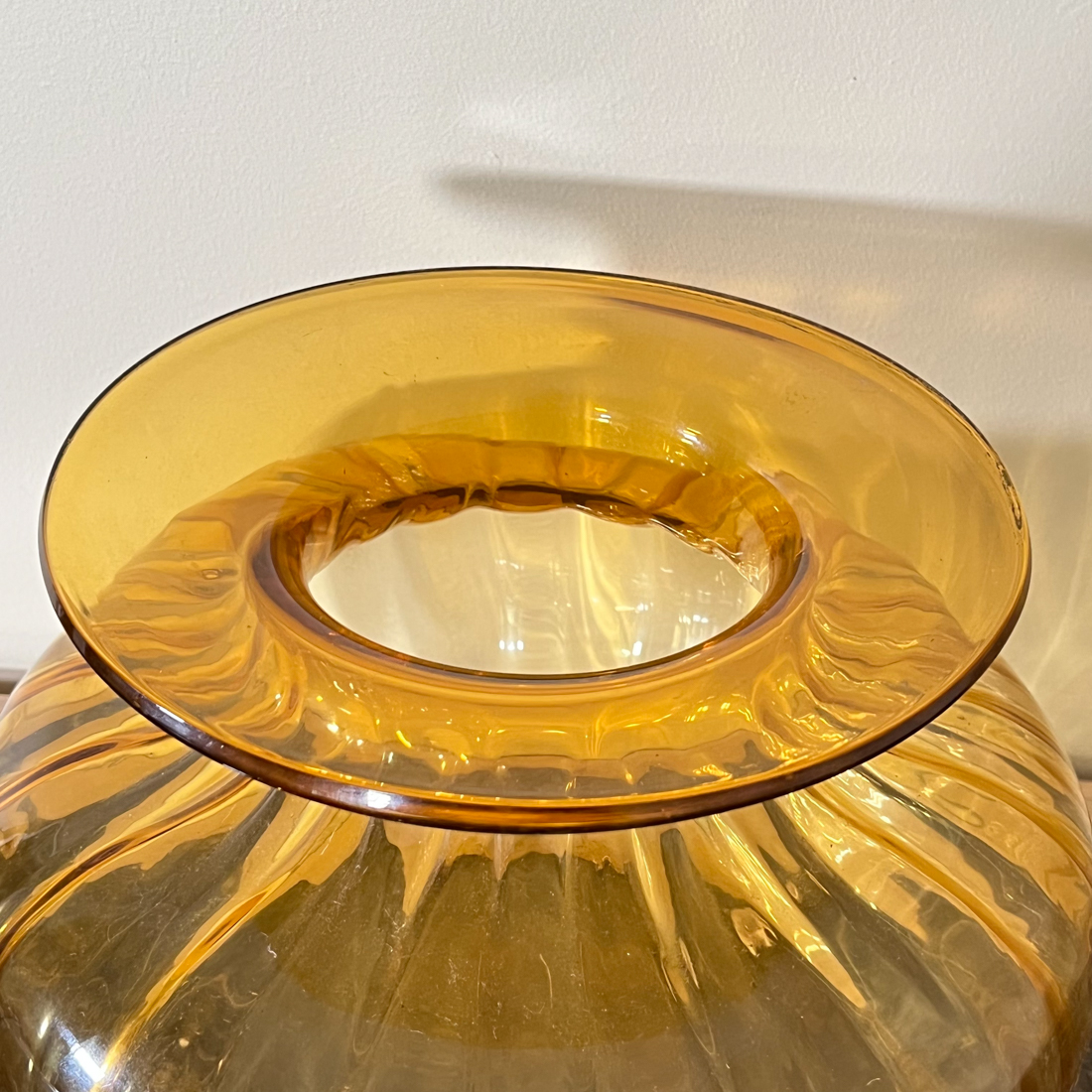 YELLOW GLASS CENTER VASE