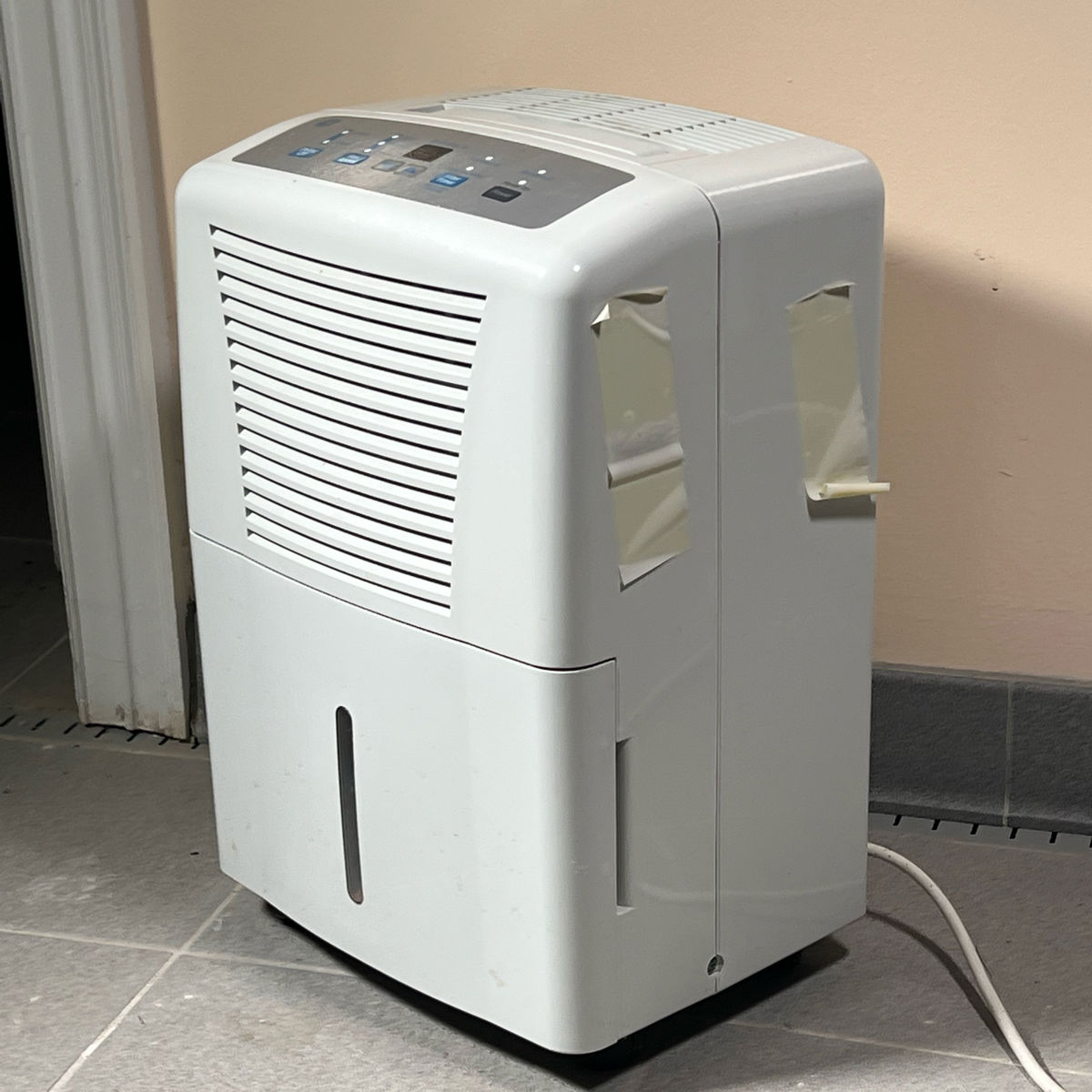 GE DEHUMIDIFIER
