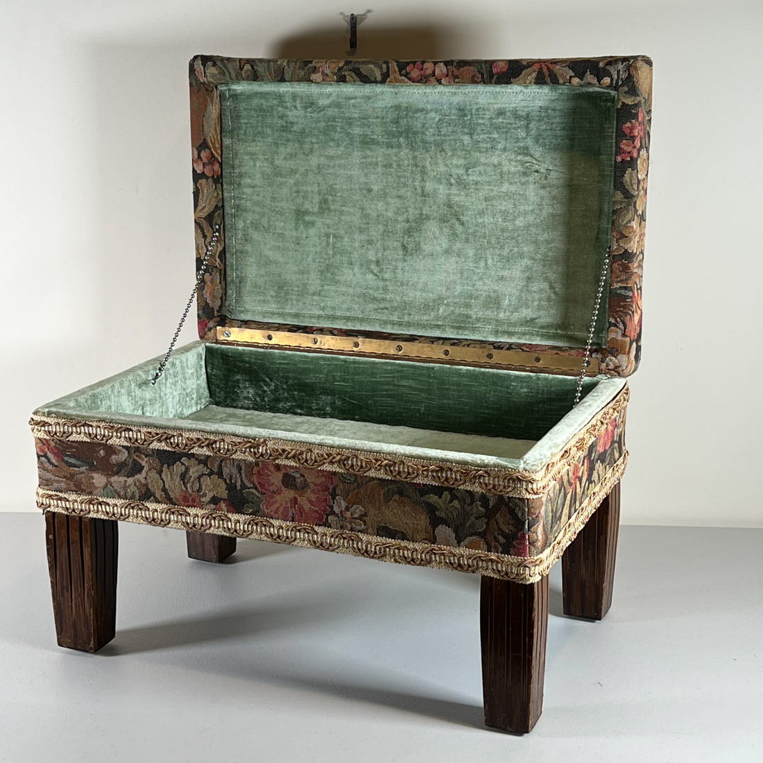 ANTIQUE FOOT STOOL BOX