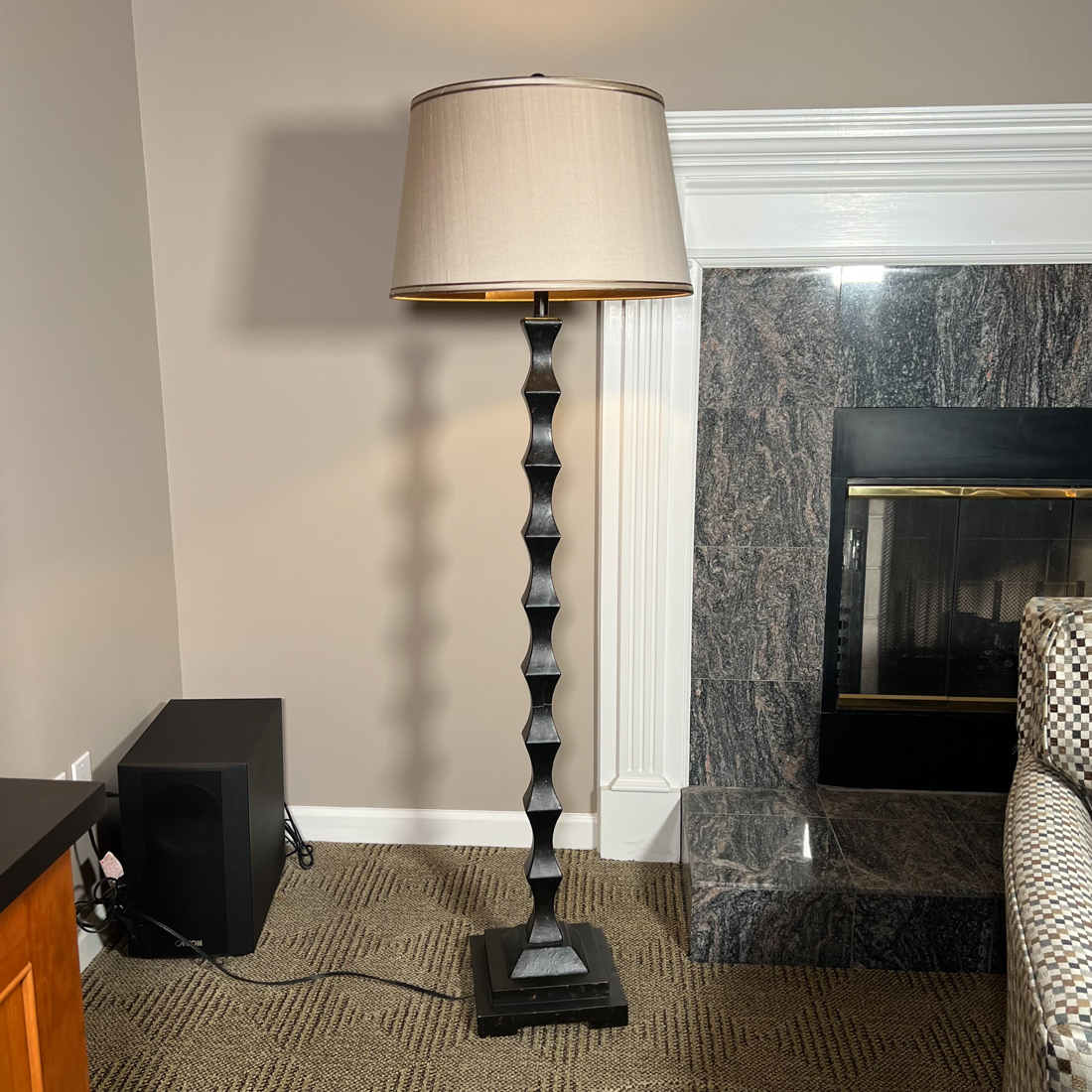 FLOOR LAMP